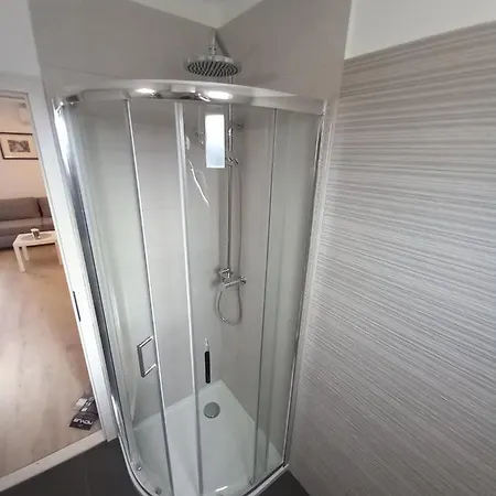 Apartment By The Mall