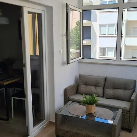 شقة By The Mall *