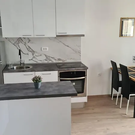 Apartment By The Mall