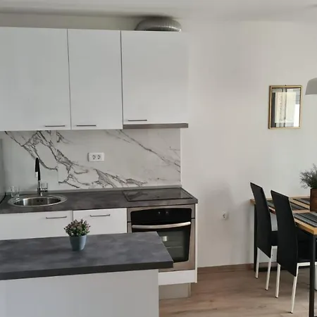 Апартаменты By The Mall